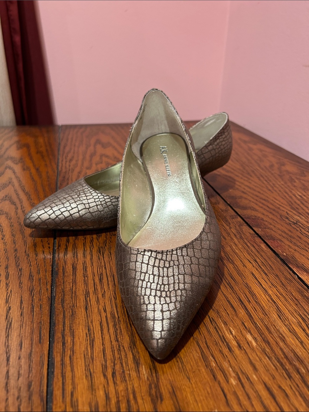 Anne Klein Metallic Taupe Textured Pointed-Toe Shoes Size 8.5